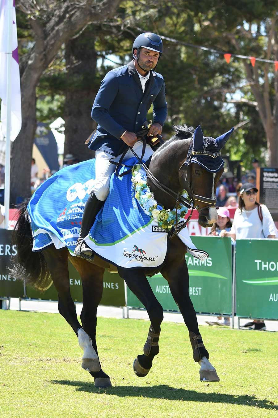 Adam Metcalfe takes the Adelaide World Cup Qualifier - Australian Jumping